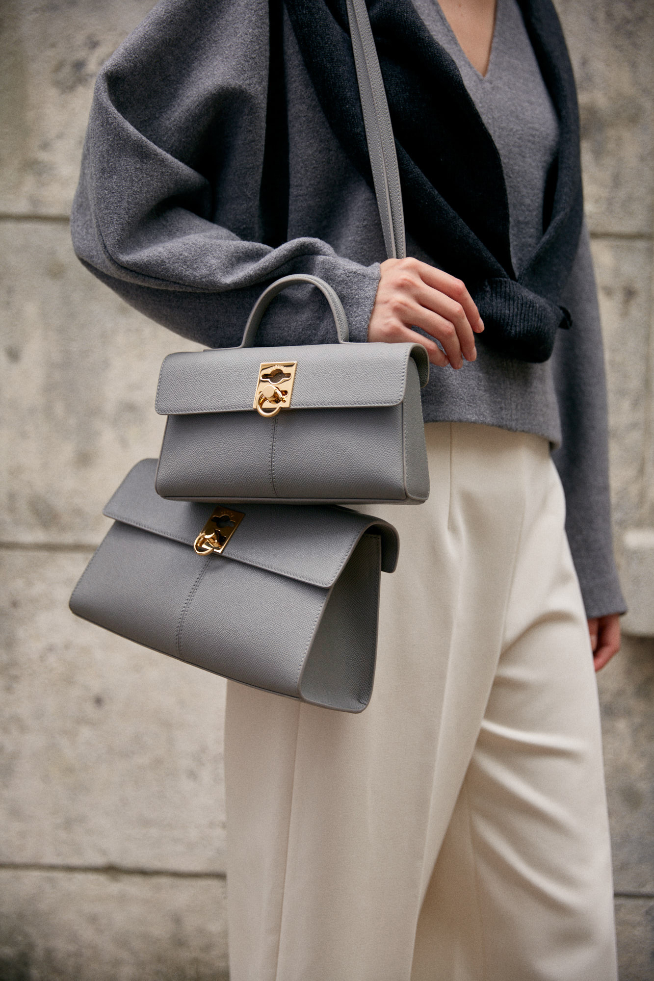 Cafune バッグ MEDIUM STANCE - ASH GREY Medium Stance - Ash Grey