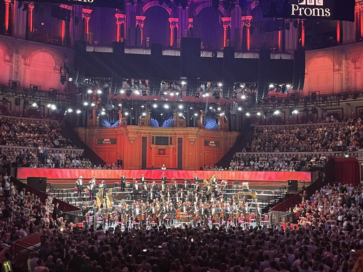 AsBrandalise's tweet photo. Une rentrée sous le signe des @bbcproms pour l’@OrchestreParis @philharmonie @klausmakela #standingovation 👏🏻👏🏻👏🏻 https://t.co/S8IhwIrYBT