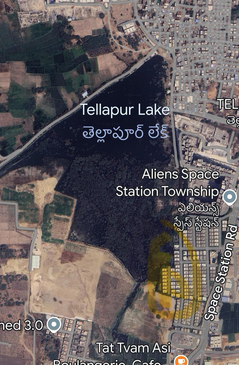 sureshmatta's tweet photo. Does this not come under buffer zone and FTL @Comm_HYDRAA 
Location: Tellpur, Nallagandla 
Tellapur Lake 

@revanth_anumula @ZC_SLP @INCTelangana @BJP4India @TellapurN @NallagandlaHyd @EE_Chandanagar @mctellapur @TV9Telugu @tv5newsnow @dishatelugu @eenadulivenews @abntelugutv https://t.co/MfNflfm1bV