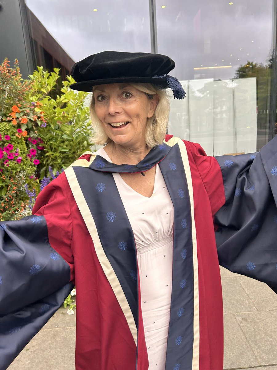 What an amazing day! Thrilled
To have finished this academic process. Thanks to all who supported me