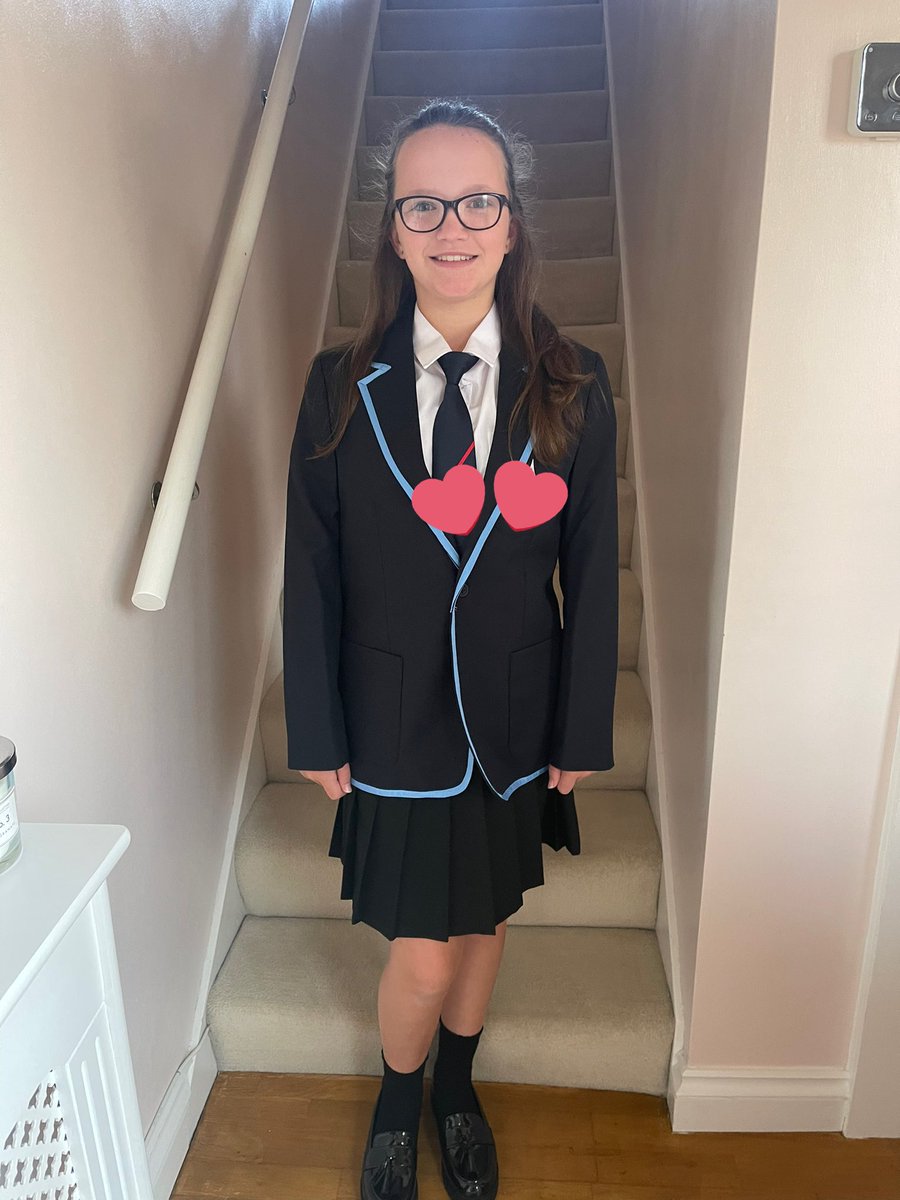 SamNurse88's tweet photo. @SwingatePrimary 
Off she goes 🥲🥲 https://t.co/fctndRE4uk
