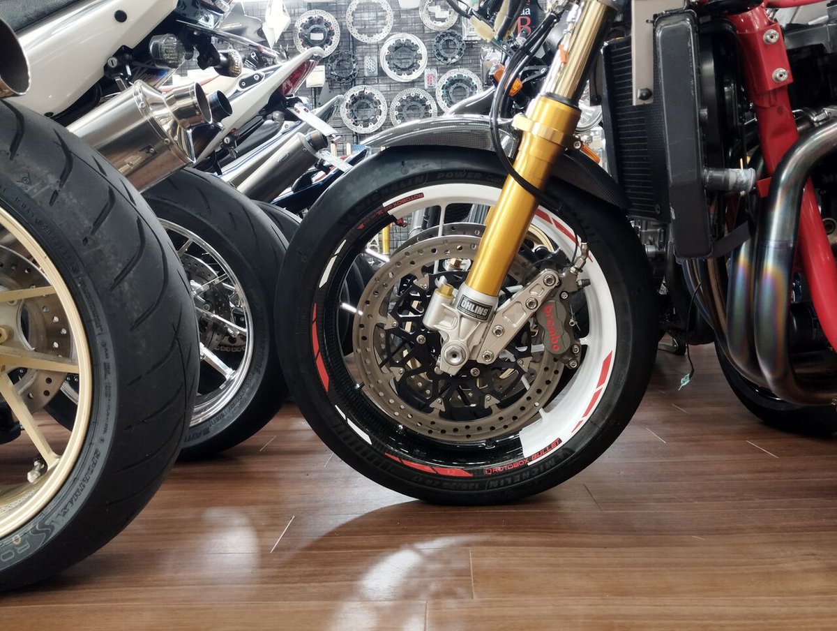 as_aoyama_sc54's tweet image. ブログ✨唯一無二！
#ロトボックス カーボンホイールの巻！
as-aoyama.blog.jp/archives/29322…

#ROTOBOX #カーボンホイール #CB1300SB #CB1300スーパーボルドール #CB1300 #SC54 #CB1300SF #CB1300スーパーフォア #HONDA #本田技研工業 #ホンダ #バイク #バイク好きな人と繋がりたい #バイク好きと繋がりたい