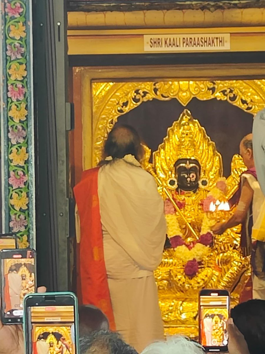 #Gurudev <a href="/SriSri/">Gurudev</a> #RaviShankar ji in #KaliShaktiTemple #Mauritius