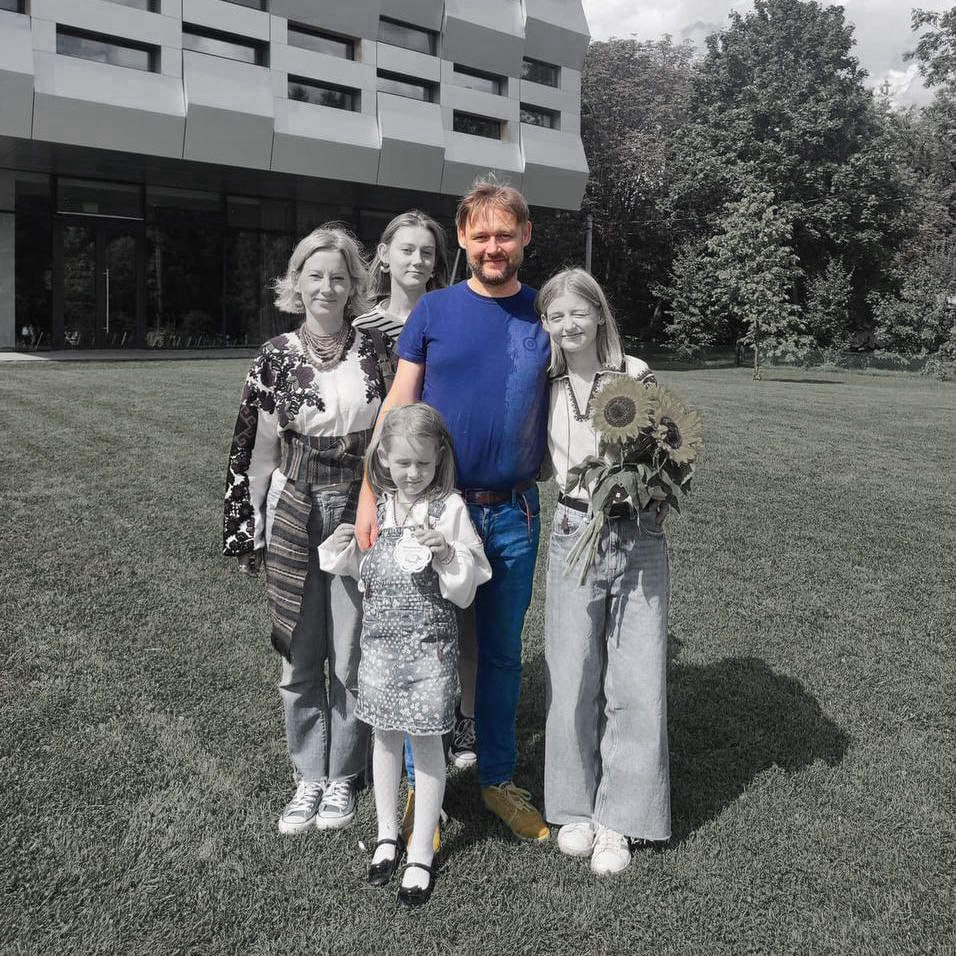 BohuslavskaKate's tweet photo. Today, russia murdered a family of this man.

Wife and 3 daughters. Gone. https://t.co/KRIoyortGg
