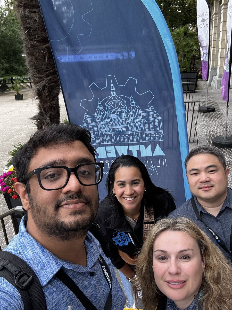 DevOpsDaysDFW's tweet image. Dallas team is present at the 15th anniversary of #DevOpsDays in Belgium and warming up for our big event in October! 🔥 Can’t wait to see everyone there! tickets.devopsdays.org/devopsdays-dal… #DevOpsDaysDfw