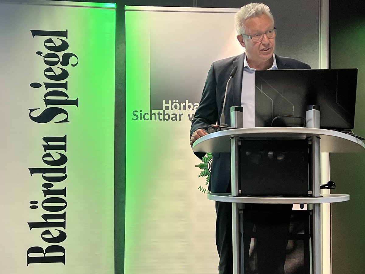 Uwe Proll (@prolluwe) on Twitter photo Michael Mertens,GdP-Vorsitzender NRW,weist daraufhin,dass mehr Aufgaben auch mehr Personal und Finanzen folgen müssen.<a href="/BehoerdenNews/">Behörden Spiegel</a> <a href="/IM_NRW/">Ministerium des Innern des Landes NRW</a> <a href="/gdp_nrw/">GdP NRW</a> <a href="/GdPPresse/">GdP Pressestelle</a> Michael Mertens,GdP-Vorsitzender NRW,weist daraufhin,dass mehr Aufgaben auch mehr Personal und Finanzen folgen müssen.<a href="/BehoerdenNews/">Behörden Spiegel</a> <a href="/IM_NRW/">Ministerium des Innern des Landes NRW</a> <a href="/gdp_nrw/">GdP NRW</a> <a href="/GdPPresse/">GdP Pressestelle</a>