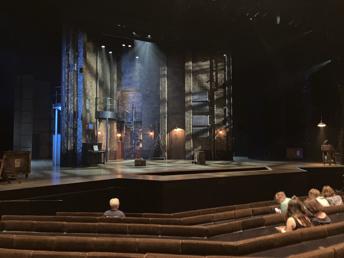 An absolutely wonderful trip to see <a href="/KissMeKateUK/">Kiss Me, Kate</a> yesterday. The whole cast were fab and Too Darn Hot was honestly one of the best dance numbers I’ve seen!