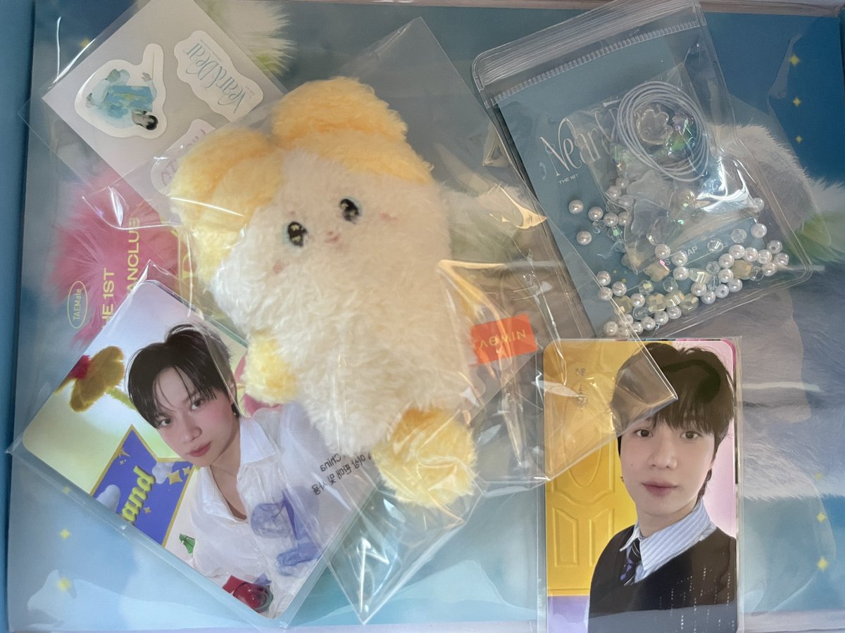 아니 안녕하세요..? 멤버십 키트가 왔는데… 와 너무 예뻐여