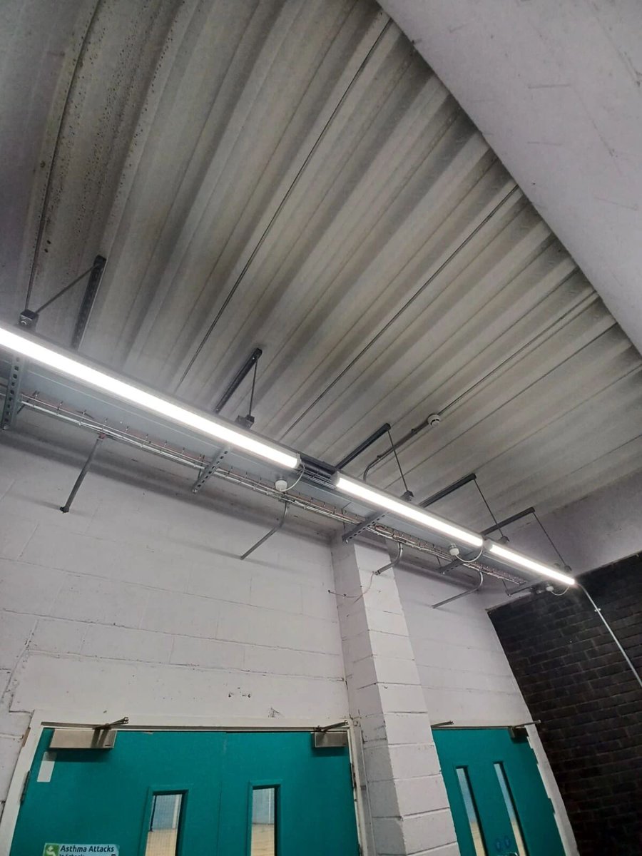 Behind the scenes at Bradford College!

They’ve been busy upgrading their lighting and they used our very own LEDA CCT LED Battens! Shoutout to Sheldon F for sending these brilliant pics across, supplied through our customer Rexel Bradford!

#LEDUpgrades #Electrical #LEDLighting