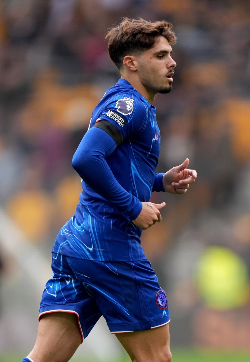 Pedro Neto in action for Chelsea.