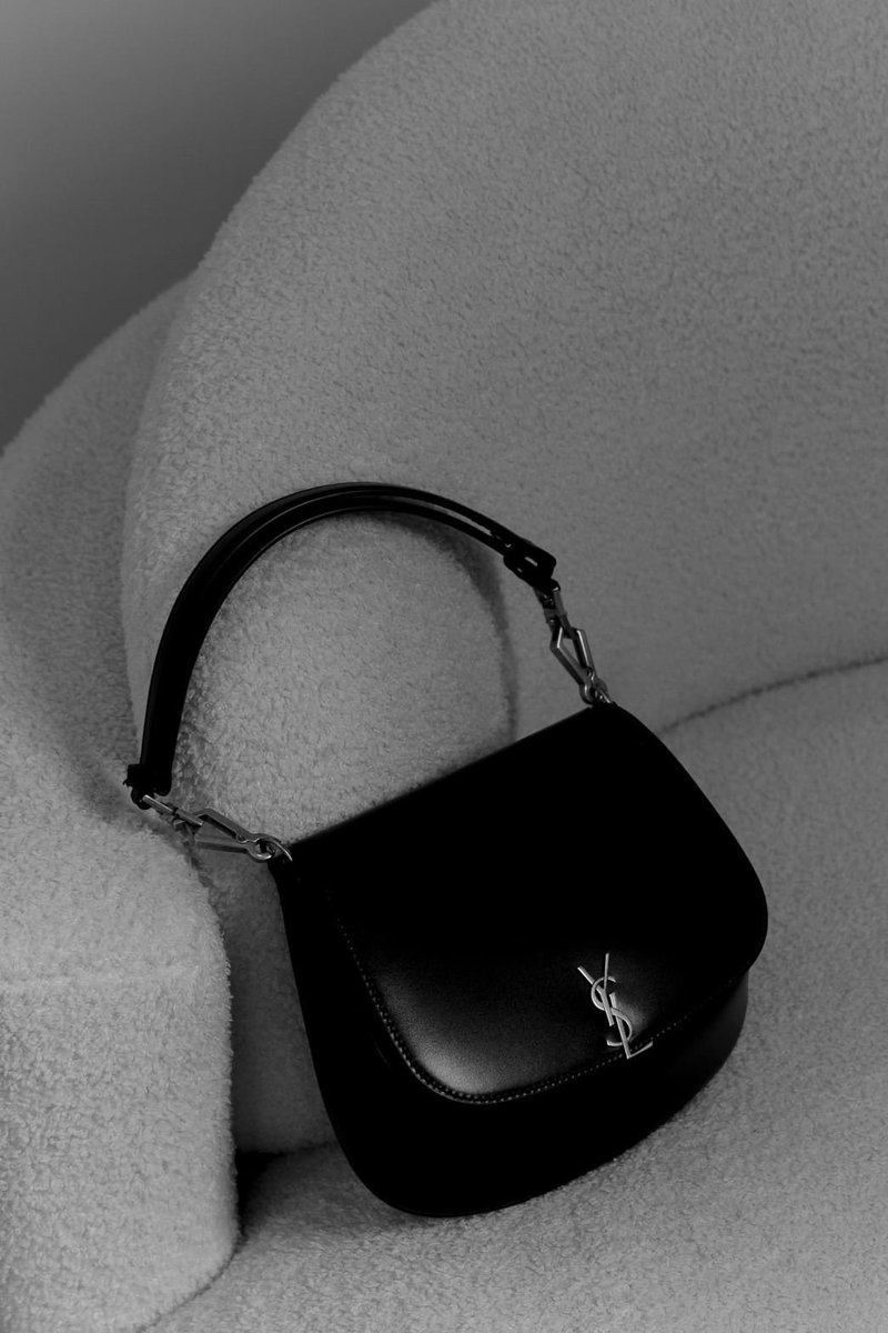 AROUND_magazine's tweet photo. #SaintLaurentxFreen
 #freensarocha
#SaintLaurent https://t.co/dZalwee4VN