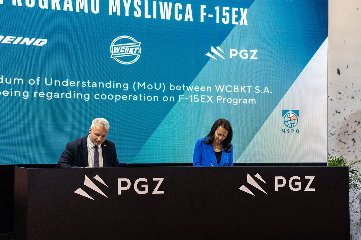 PGZ_pl's tweet photo. Pierwsze dziś porozumienie zawarły należące do #GrupaPGZ #WCBKT i firma @BoeingDefense, dotyczące realizacji programu F-15EX. W jego ramach strony zbadają możliwości współpracy związane z produkowanym w Polsce sprzętem wsparcia naziemnego.
#pgz #MSPO2024 @TargiKielce https://t.co/vxO2P1jhpo