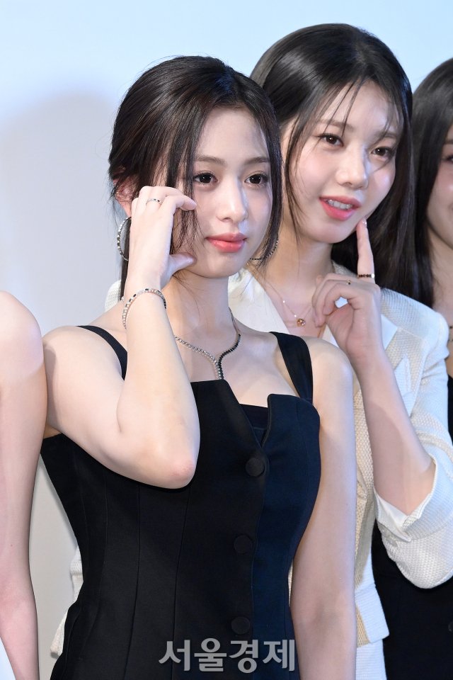 HEART CHEEK AHYEON 🤍

BABYMONSTER X CHAUMET
#BABYMONSTERxCHAUMET
#AHYEON #BABYMONSTER