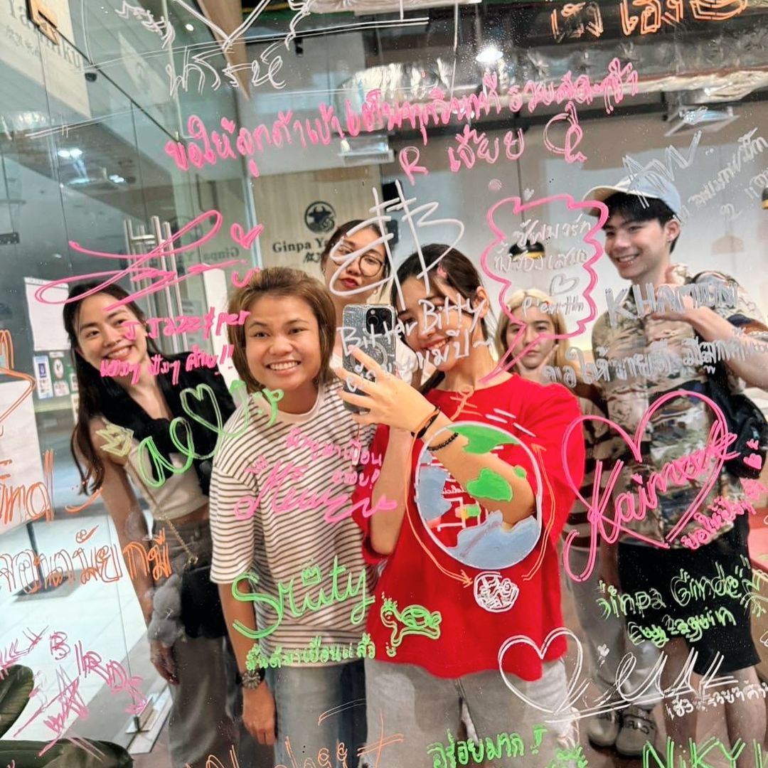 _TipsyGnome_'s tweet photo. More pics from that day 🥩🥓🍖🔥

#Homeroom29ตัวประกัน
#JennisOprasert #JaneKunjiranut #xoperf #praewh #jj_rcp https://t.co/4ogSvDGIK6