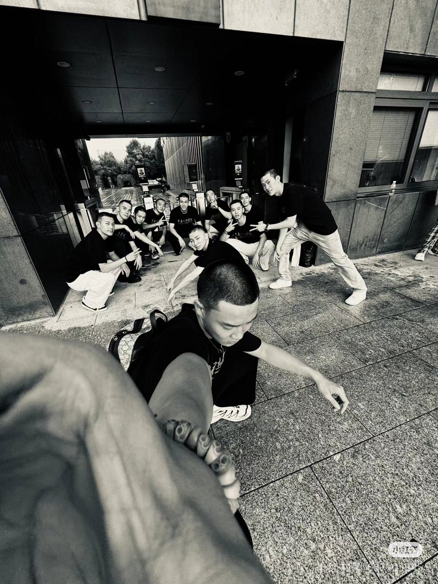 Pimmie_hothead's tweet image. ตามหาเหยียนเคอทีนึงต้องไปส่องตามมุมในรูปเพื่อน

#YanKe​ #闫钶