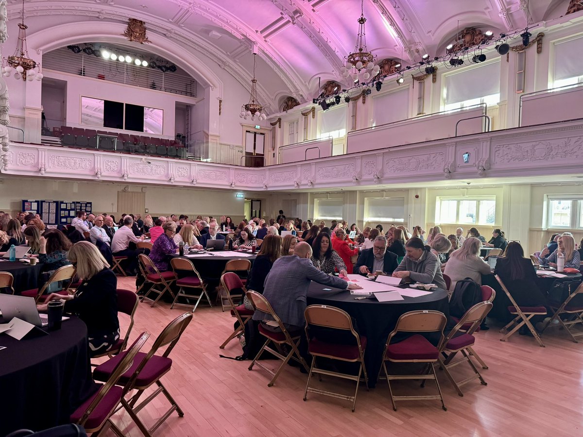 Geraldine Shearer (@gershearer) on Twitter photo ‘How do you define pedagogy?’
A question posed by <a href="/ValerieDrew1/">Valerie Drew</a> to NL’s Heads of Establishments. ‘How do you define pedagogy?’
A question posed by <a href="/ValerieDrew1/">Valerie Drew</a> to NL’s Heads of Establishments.