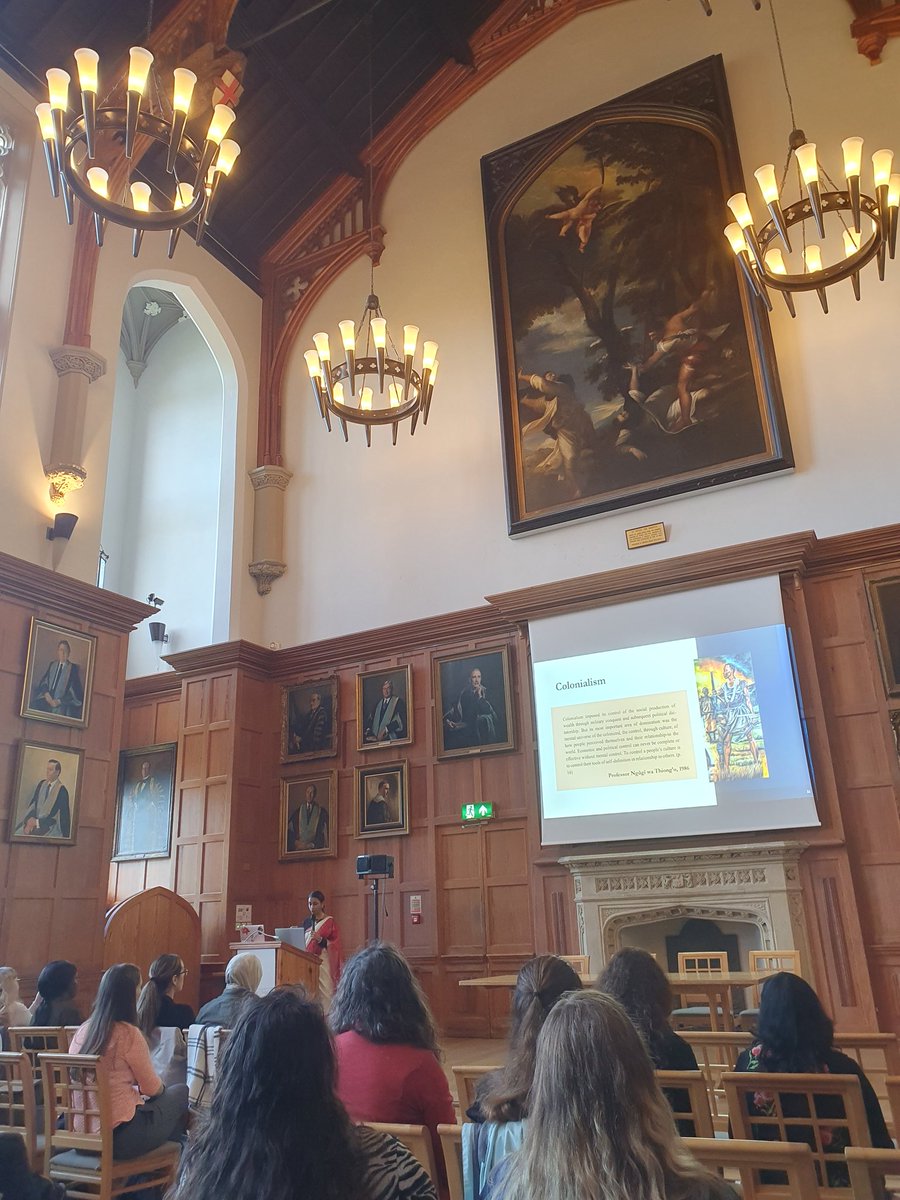 Dr Geetha Reddy delivers our final keynote in <a href="/QUBelfast/">Queen's University Belfast 🎓</a>'s Great Hall after receiving our Early Career Award in Social Psychology for her critical work exploring coloniality #spsconf <a href="/socialpsychUK/">BPS Social Psychology Section</a> <a href="/QUBPsych/">QUB - School of Psychology</a>