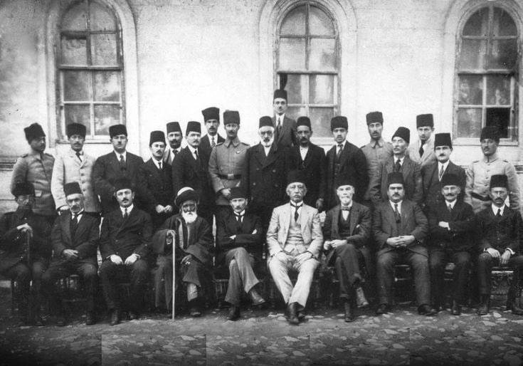 Milli Mücadelen’nin temel taşlarından olan #SivasKongresi’nin 105. Yıl dönümü kutluyor , Cumhuriyetin kurucusu Gazi Mustafa Kemal Atatürk ve silah arkadaşlarını, aziz şehitlerimizi rahmetle anıyorum 🇹🇷

#SivasKongresi105Yaşında