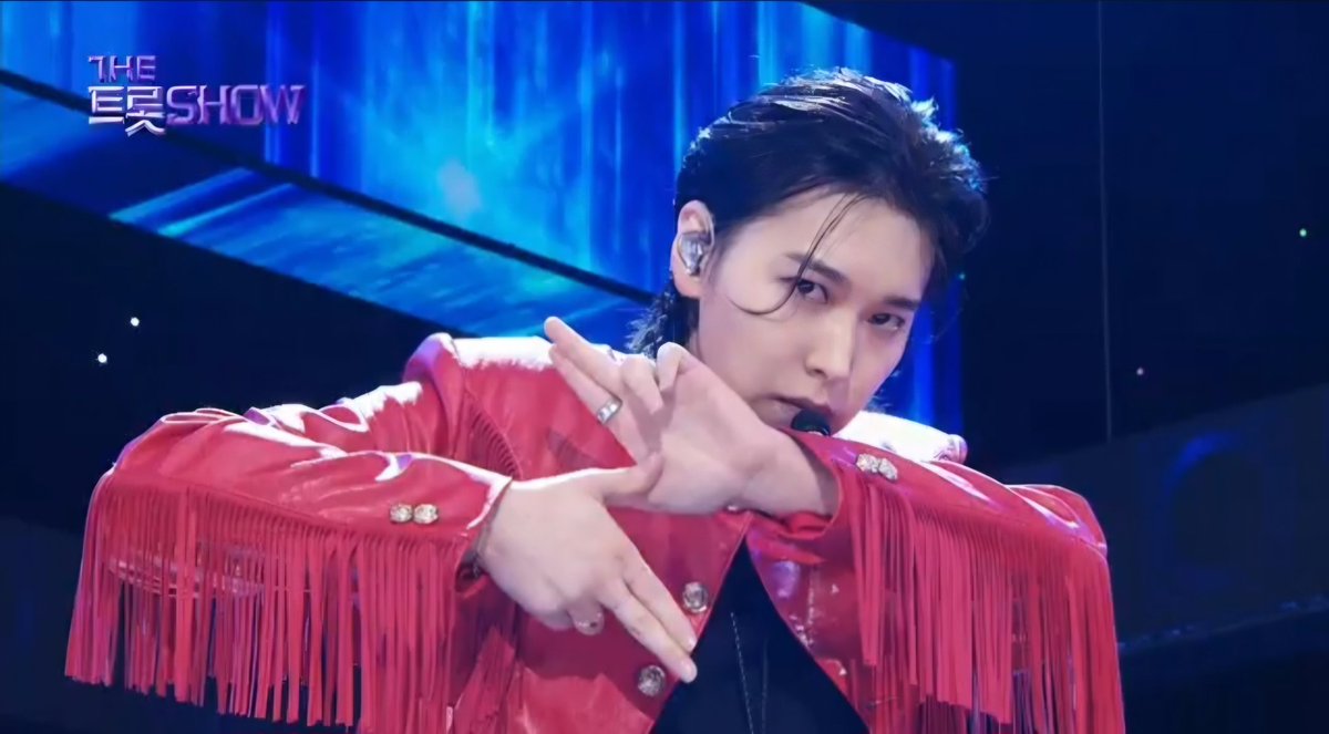 #성민 #SUNGMIN 
더트롯쇼 성민 - 요.요.요. (YO.YO.YO.)
20240902

#요요요
#YOYOYO

youtu.be/e_QkDsvmIQQ?fe…