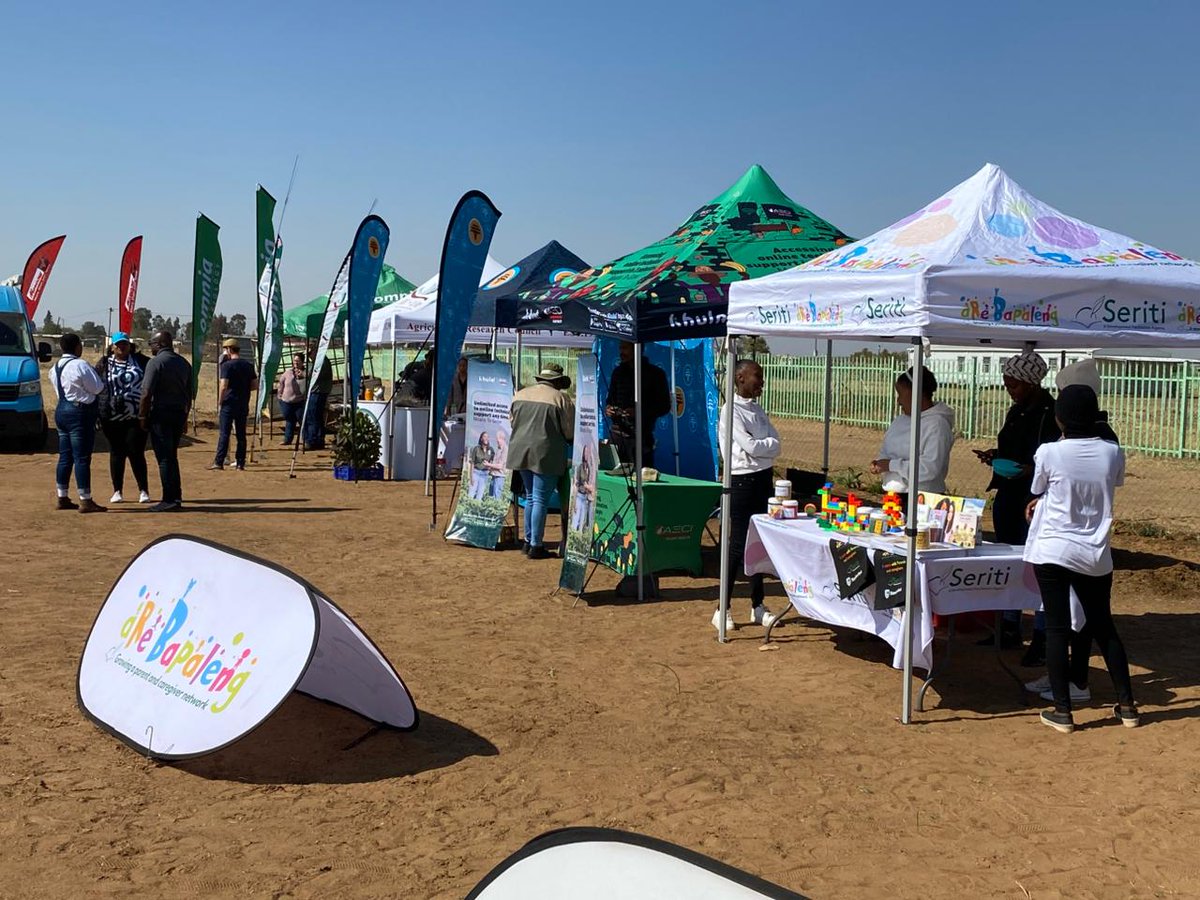 SeritiInstitute's tweet image. Farmers Day has begun! With anticipation, everyone is gathering in Deelpan to explore and highlight the resilience and innovation within our agricultural community.

#WorkLearnGrow #Seriti #2ndAnnualFarmersDay  #Deelpan #Agriculture #environmentalawareness #sustainability