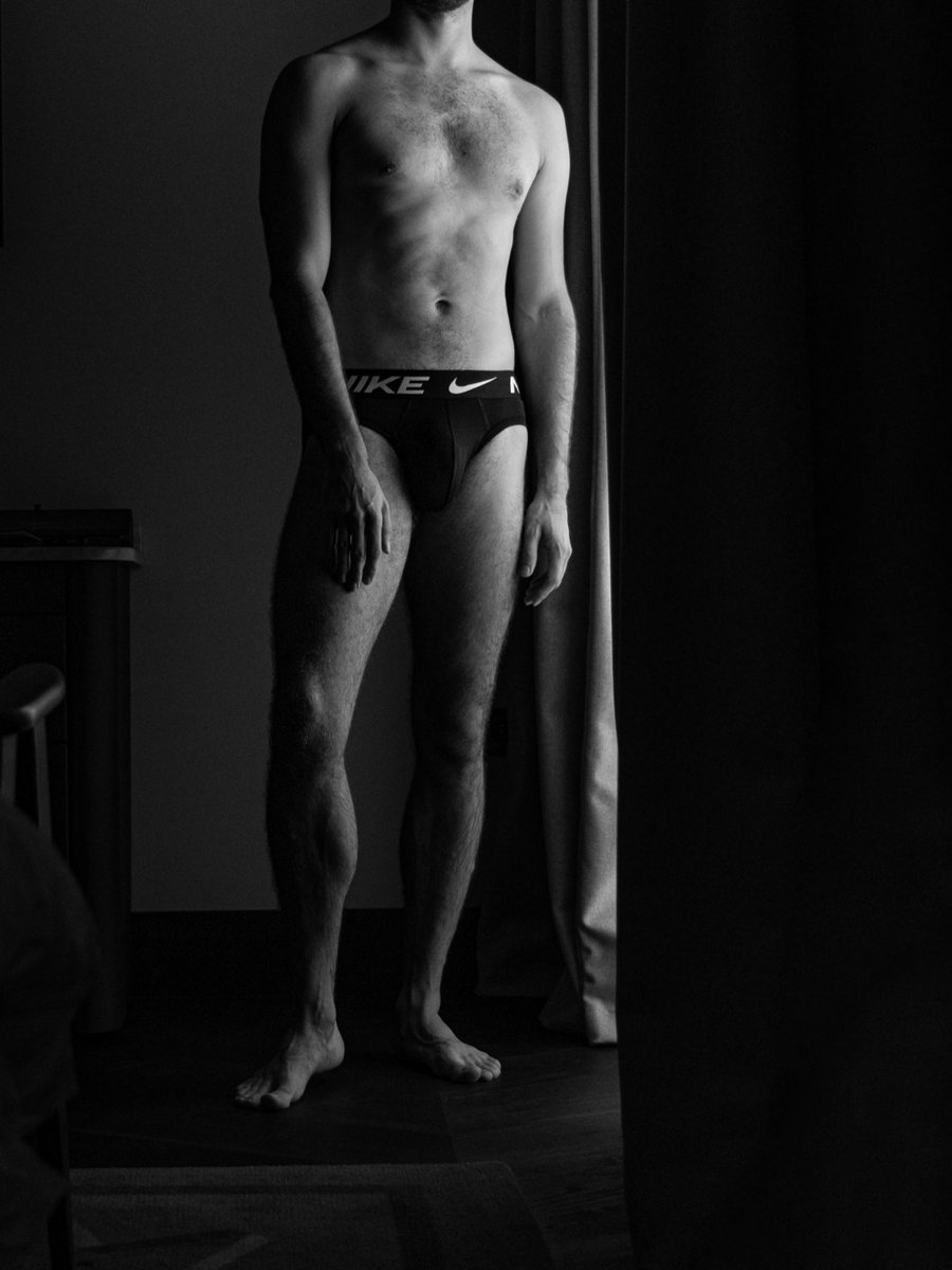 #gayboy #hairychest #hairylegs #nikepants