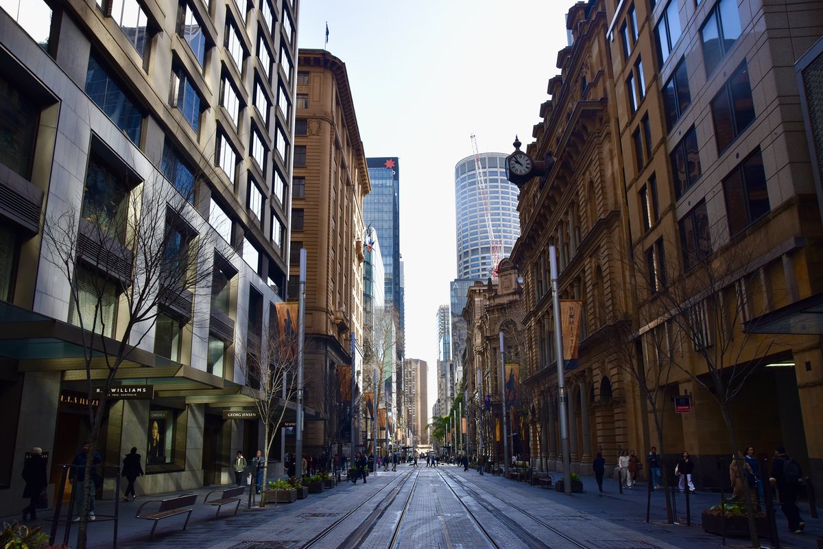 PizzinelliSonia's tweet photo. Everyone has a path to follow #sydney #streetphotography #photography #cityphotography #photo #photooftheday https://t.co/rtVQKAA0O2