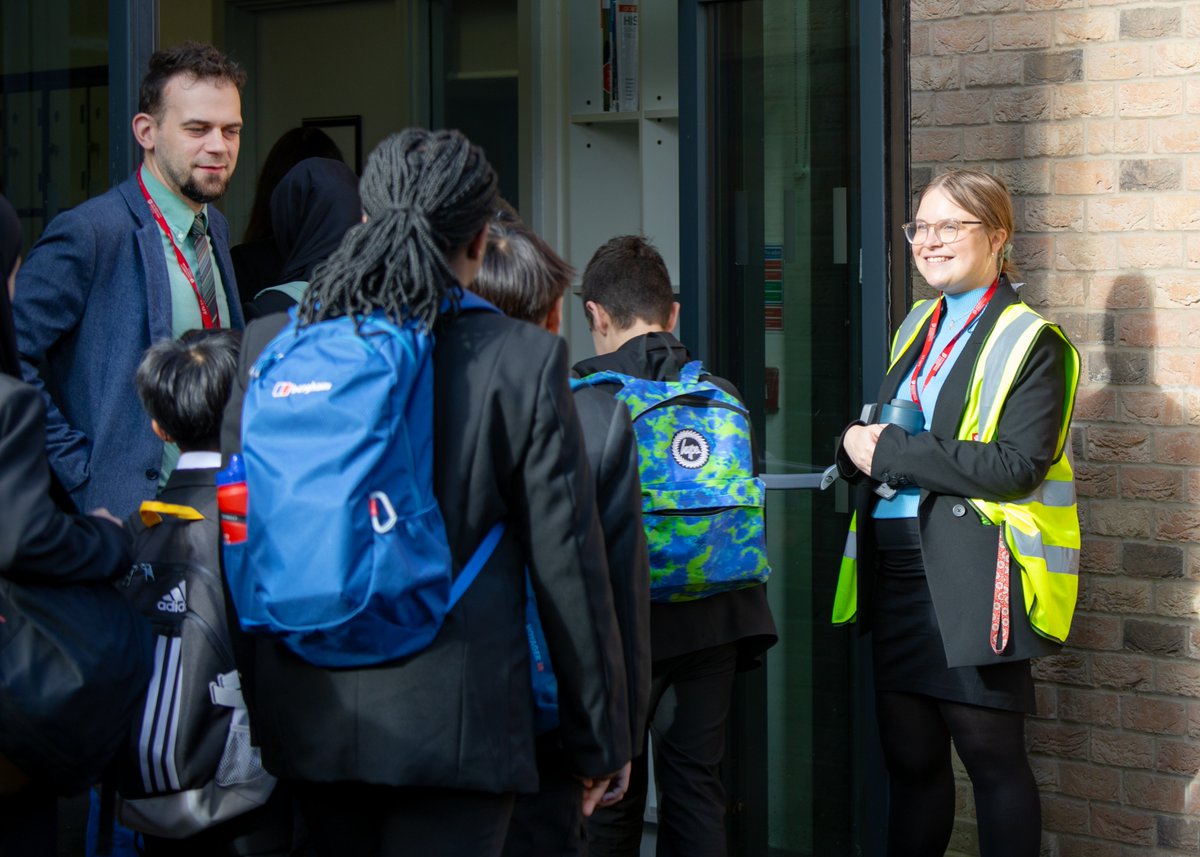 A warm welcome to our Year 7 pupils and Year 12 students on their first day at UoB School! All are settling in well this morning with staff introductions, ice breaker activities, and with time to make new friends 🫶 #MemoriesBeingMade #TeamUoBS #BackToSchool2024 #Birmingham