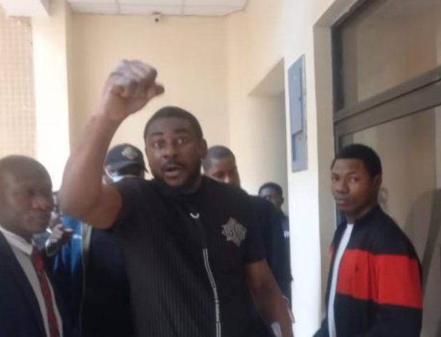 HotlineMagazine's tweet photo. The court remands "whistleblower" PIDOM to Kuje prison.

visit👇👇
https://t.co/A7ZXDmAeJu https://t.co/RaWGISt1RU