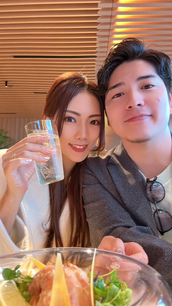 夫婦関係において、相手を【受け入れる】ことは、関係を築くための第一歩。それだけでは十分ではない。

お互いの意見や感情を【話し合う】ことで理解を深め、時には自分自身を【見つめなおす】ことも必要。