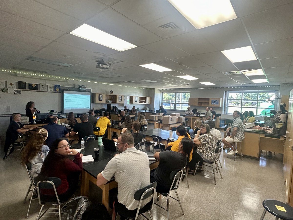 ⭐️It's great to see all of our amazing Northstar staff members participating in prof dev breakout sessions presented by NHS admins and teacher leaders! Huge thanks to our PTSA for providing an awesome "Welcome Back" breakfast for us this morning! #NorthstarNation #FamilyUnited⭐️