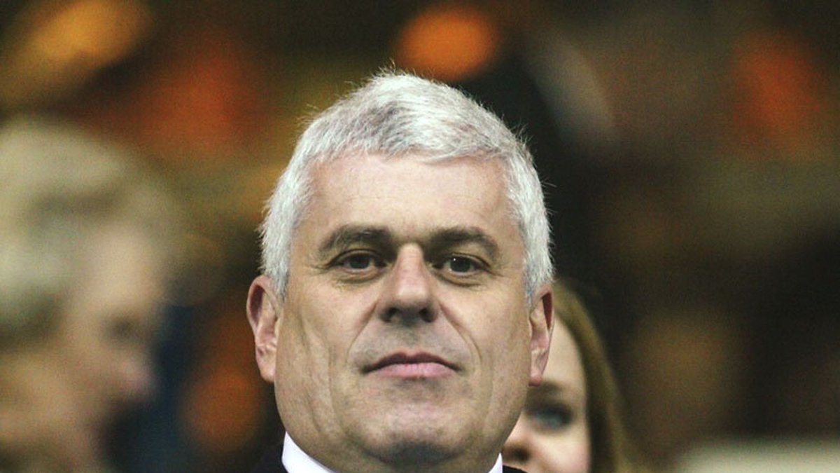 BarnsleyFCOTD's tweet image. Remember administration? Well on this day in 2003, with Kenny Moyes &amp;amp; Sean Lewis unable to get their takeover ratified by the FL &amp;amp; the club therefore remaining in admininstration, Patrick Cryne &amp;amp; Peter Ridsdale agreed a deal to purchase Barnsley FC. Ridsdale was.. 1/2 #BarnsleyFC