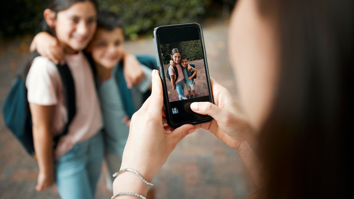 Pace University (@paceuniversity) on Twitter photo First-day-of-school photos are fun to share, but they can expose personal details. Cybersecurity expert Prof. Darren Hayes from <a href="/PaceUniversity/">Pace University</a> offers advice on protecting your family’s privacy in a must-read <a href="/GMA/">Good Morning America</a> article: brnw.ch/21wMlad First-day-of-school photos are fun to share, but they can expose personal details. Cybersecurity expert Prof. Darren Hayes from <a href="/PaceUniversity/">Pace University</a> offers advice on protecting your family’s privacy in a must-read <a href="/GMA/">Good Morning America</a> article: brnw.ch/21wMlad