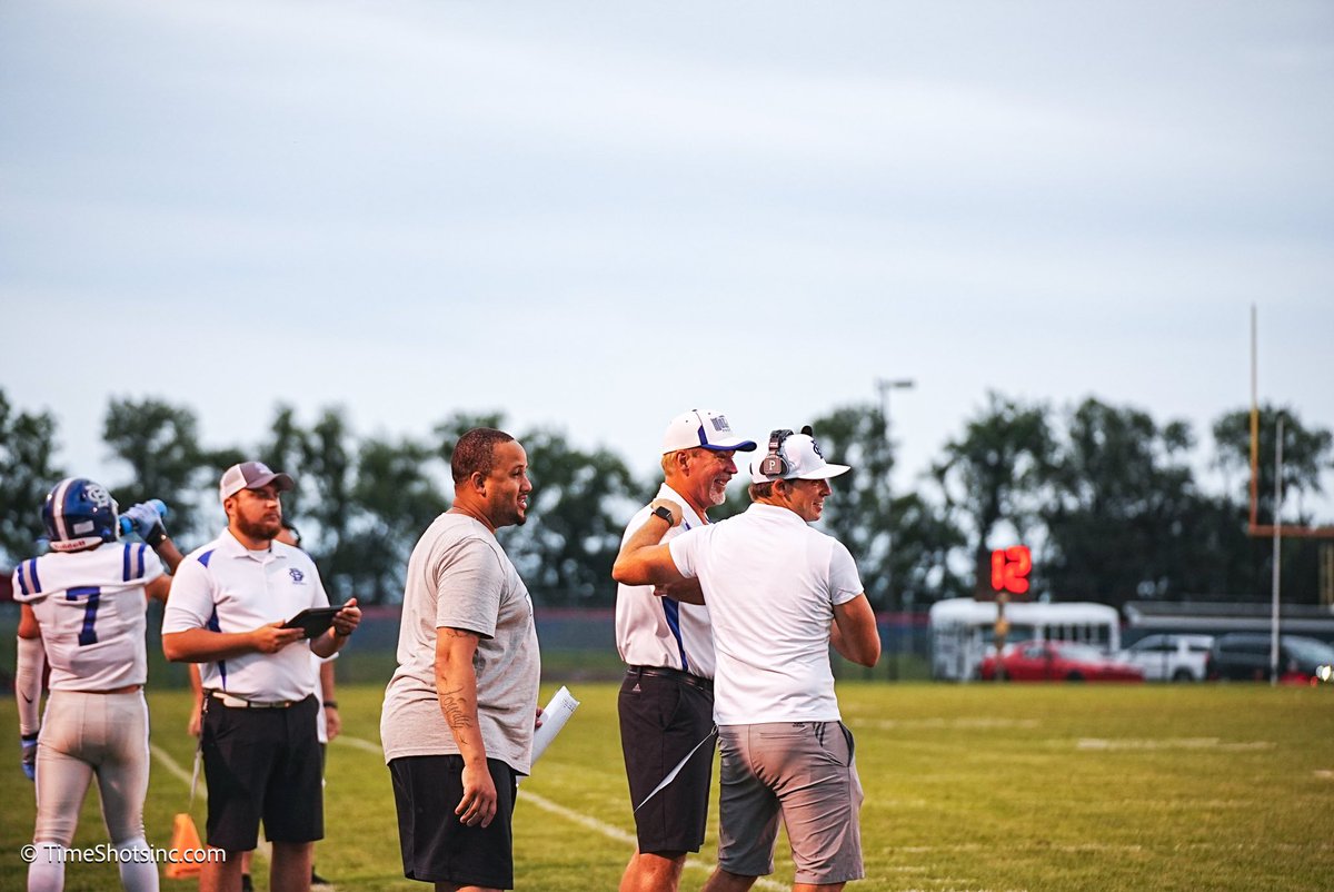 CoachMiller64's tweet image. Great TEAM win last Friday! 

See you this Friday as we are on the road against Gary West Side! 

#ContinueTheProcess‼️🐺