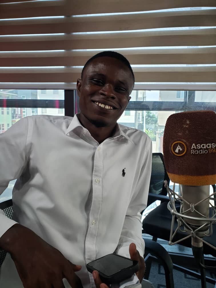 asaaseradio995's tweet photo. 🎧/ On today's #BetweenHours w/ @mzkeekie, we had an insightful discussion with Gifty Adoboah, Jude Nartey, Junior, and Alice Yakubu on SRC terms of office and related issues.
#AsaaseRadio https://t.co/HB3OAMlpiY