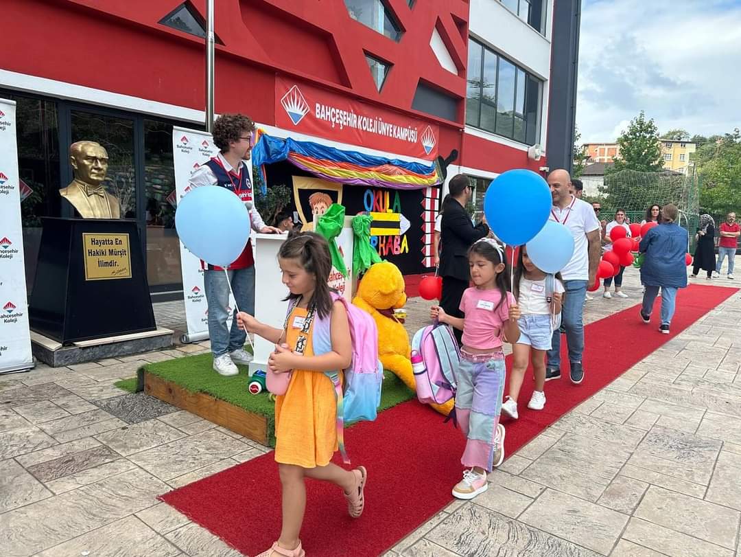 Mustafa SOM (@mstfsm) on Twitter photo Milli Eğitim Bakanlığı tarafından düzenlenen 2024-2025 Eğitim Öğretim Yılı 1. Sınıflar Uyum Haftası’nda İlkokula ilk adımını atan öğrencilerimizi bugün okullarında keyifli bir törenle karşıladık. 🩵🌸
#bahçeşehirkoleji💙❤️
<a href="/BahcesehirUnye/">BK Ünye Kampüsü</a>
<a href="/bahcesehir_k12/">Bahçeşehir Koleji</a> Milli Eğitim Bakanlığı tarafından düzenlenen 2024-2025 Eğitim Öğretim Yılı 1. Sınıflar Uyum Haftası’nda İlkokula ilk adımını atan öğrencilerimizi bugün okullarında keyifli bir törenle karşıladık. 🩵🌸
#bahçeşehirkoleji💙❤️
<a href="/BahcesehirUnye/">BK Ünye Kampüsü</a>
<a href="/bahcesehir_k12/">Bahçeşehir Koleji</a>