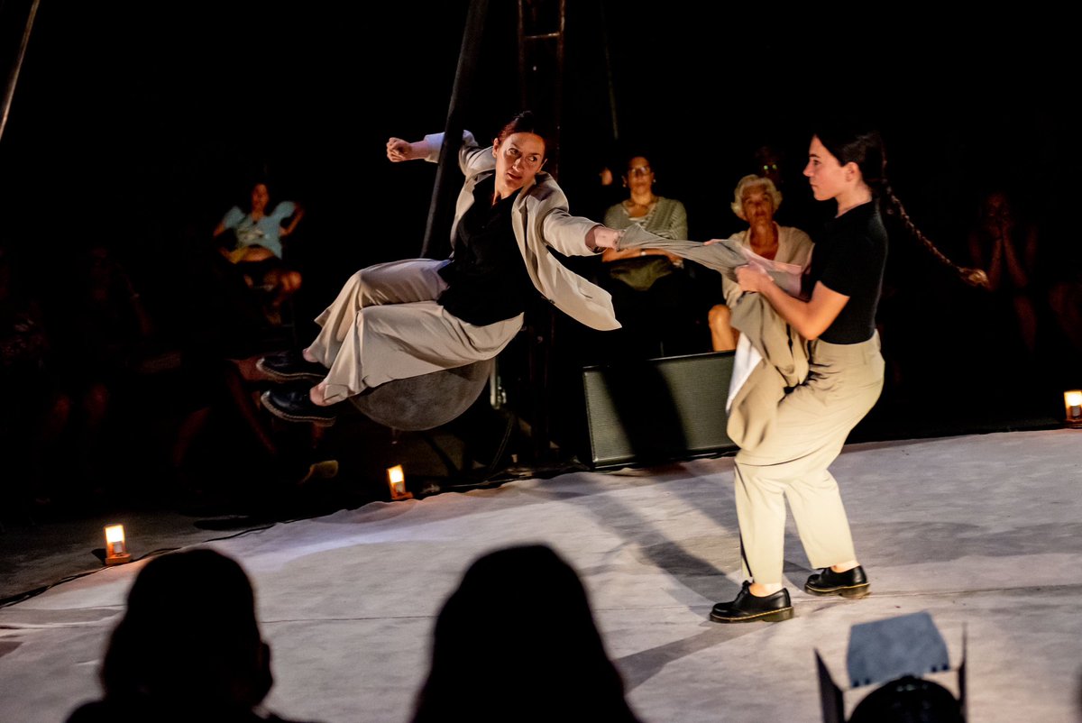 🌻 #FASTT2024

‘LADY PANDA’ de Mumusic Circus i Clara Poch Masia
Ds. 20 de juliol 2024 | 📍#Siurana

📷 <a href="/jordi_boixareu/">Jordi Boixareu</a>