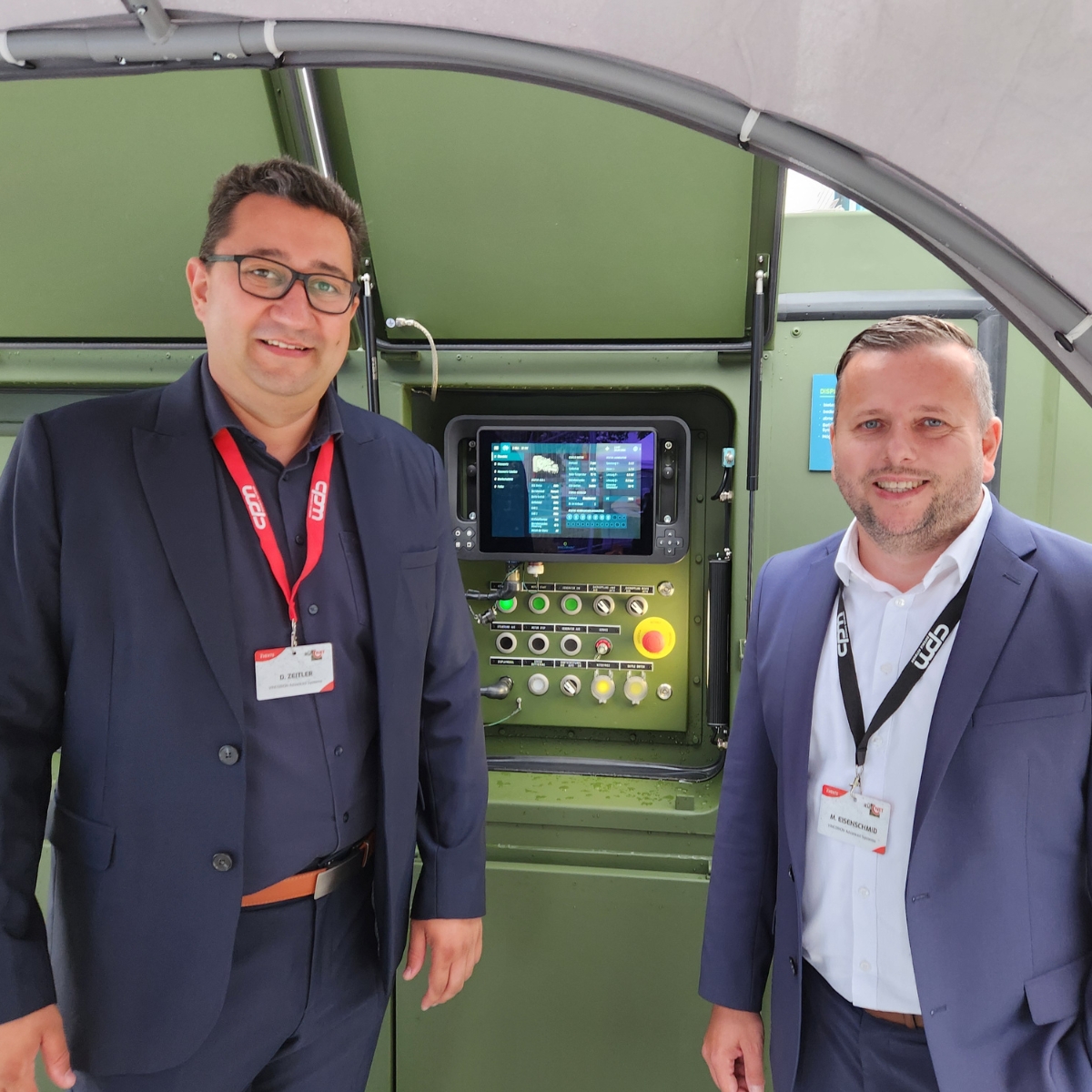 Premiere! 🤩 Wir haben die #RÜNET2024 in #Koblenz von <a href="/cpmDEFENCENTWRK/">CPM Defence Network</a> genutzt und erstmals das Vorserienmodell unseres neuen Stromerzeugers für die Bundeswehr der Öffentlichkeit demonstriert: vincorion.com/vorstellung-pr…