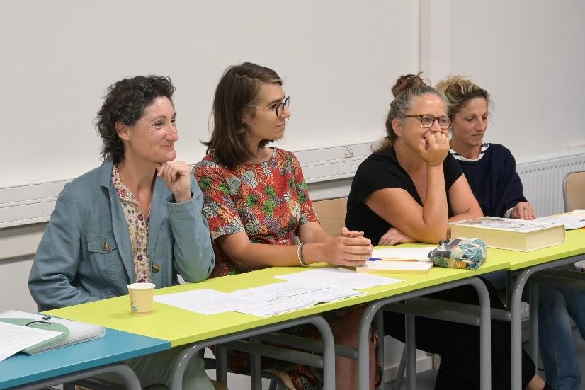 aclimoges's tweet image. La rectrice @CDrucker_Godard découvre les projets du collège Eugène Jamot pour l&apos;année scolaire 2024-2025 :
🎶 rentrée en musique avec les classes #CHAM
📖 échanges avec des enseignantes autour des groupes de besoins
🏫 rencontre avec les élus #CVC et ambassadeurs #pHARe