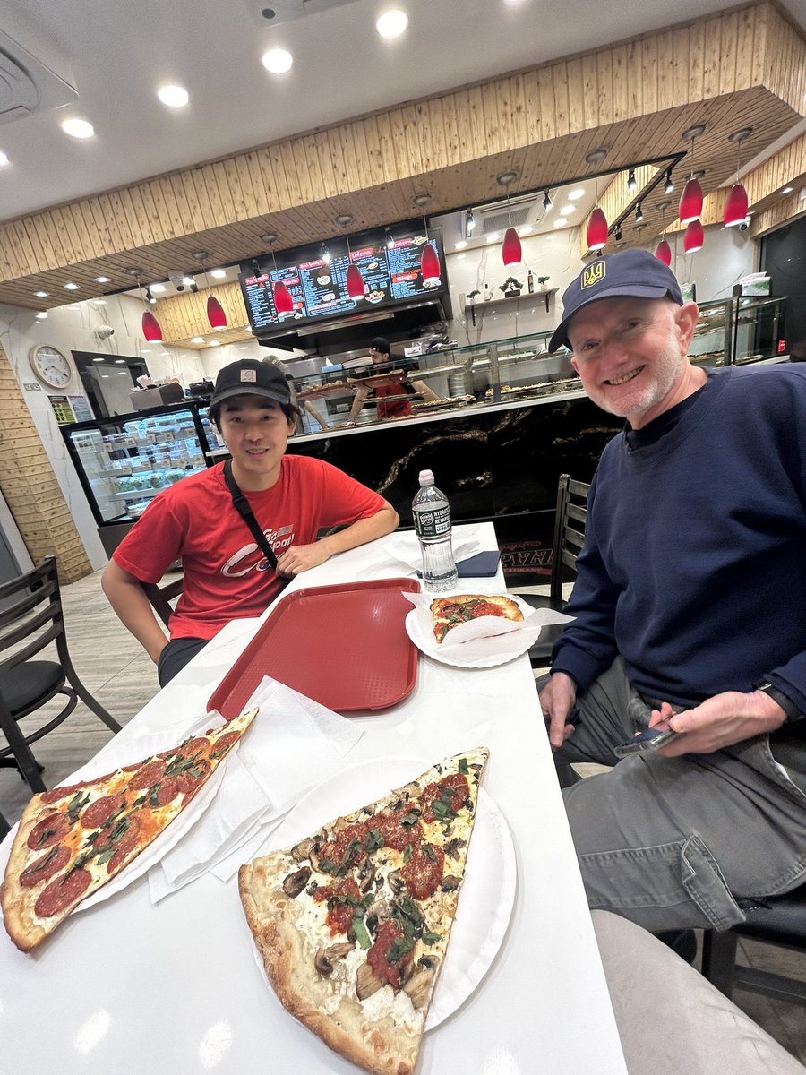 king elisabeth tweet media