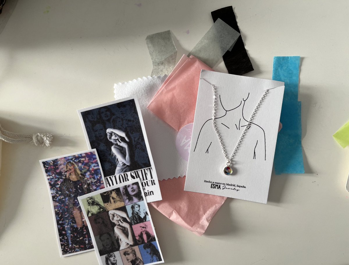 lfmltay's tweet photo. maría me ha regalado un collar que tiene confetti de la noche 2 del eras madrid 🥹🥹 https://t.co/cwpT28b0il