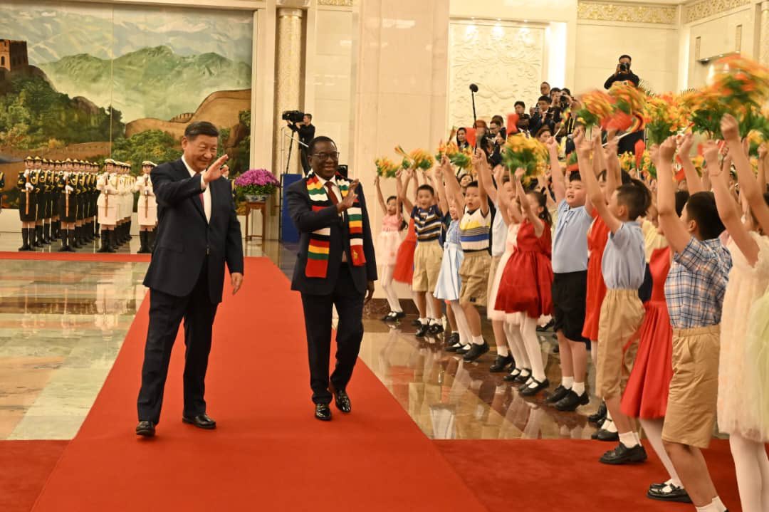 chrissy10charu's tweet image. The significance of this meeting cannot be overstated as it:

1.#Solidifies Zimbabwe’s position as a key partner in China’s investment destination in Africa.

2.#Opens up new avenues for Zimbabwean businesses to access the vast Chinese market.

3.#Paves the way for increased…