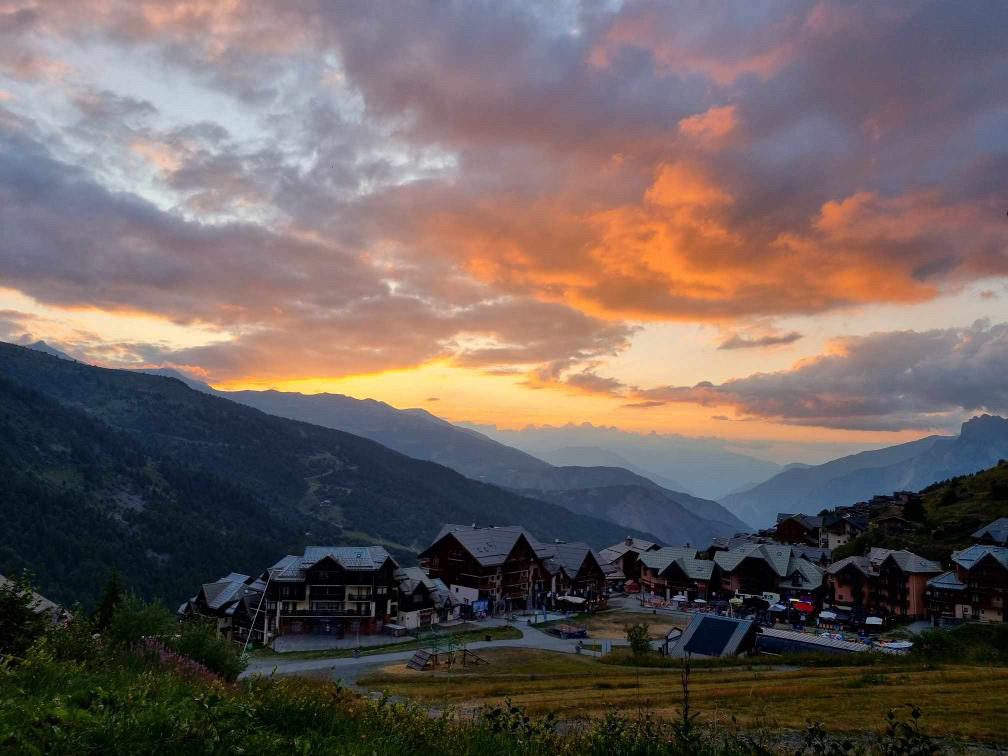 La magie du #sunset à Valmeinier, au coeur des Alpes 🤩❤
