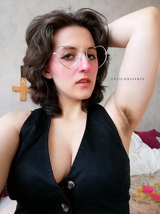 I heard you like hairy armpits 👀😍 https://t.co/OhTwlEwtsj