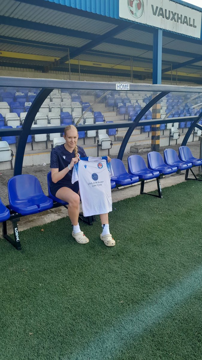 We are pleased to announce 📢 our seventeenth signing ✍️ of the summer ☀️

Please welcome 🙏 

Lyv McManus 

Lyv was part of the successful U18s team last season. 

Lyv is a tough centre back who loves a tackle. Lyv’s size and physical presence is enough to ward off strikers.