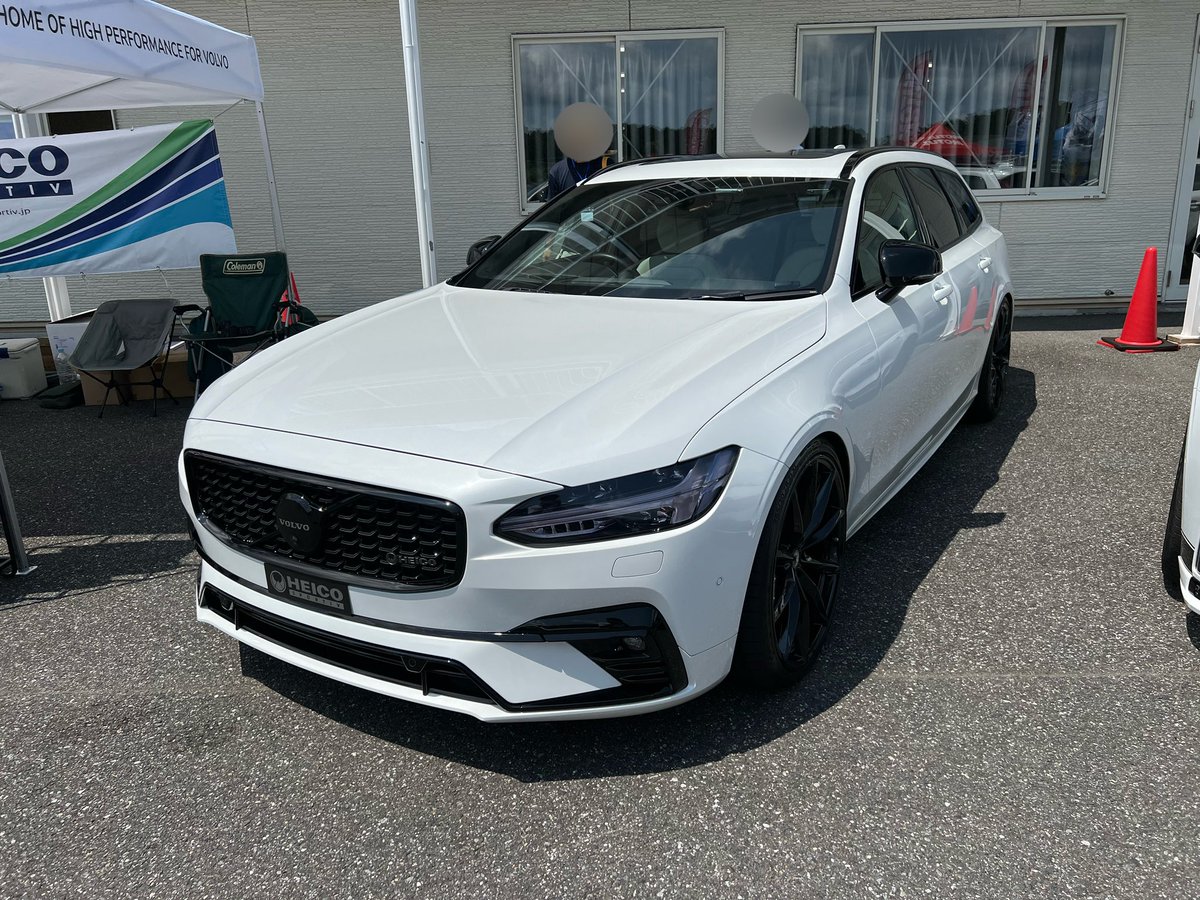 ELYSION_1001's tweet photo. V90&V90CC
車両が低いのも高いのも多々ありましたがどれもカッコよかったです。
#VOLVOMEETING
#ボルボミーティング https://t.co/E2V9HPNp0c
