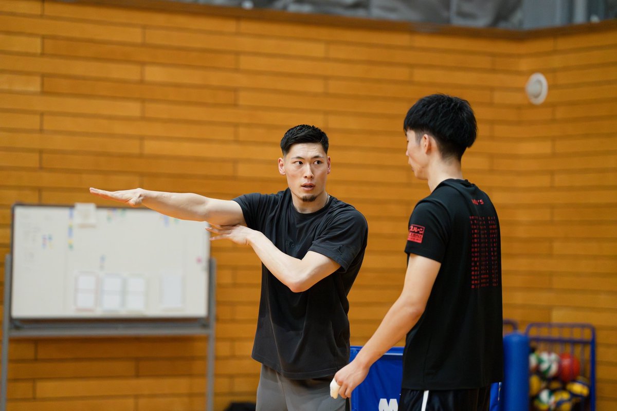 本日の投稿です！/ 福山平成大学男子バレーボール部です！ 東レ
