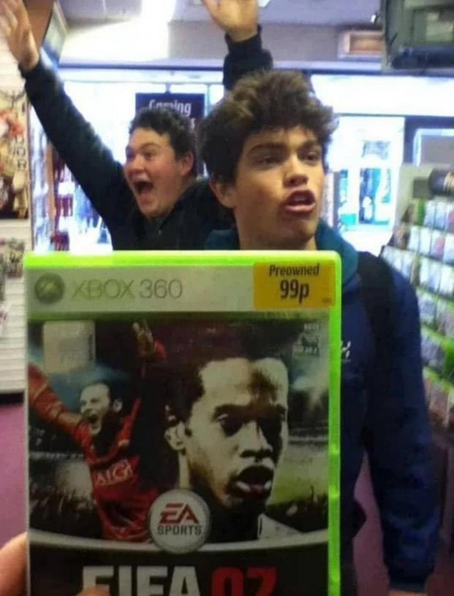 FootballFunnnys's tweet image. Throwback to this picture perfect moment 😆