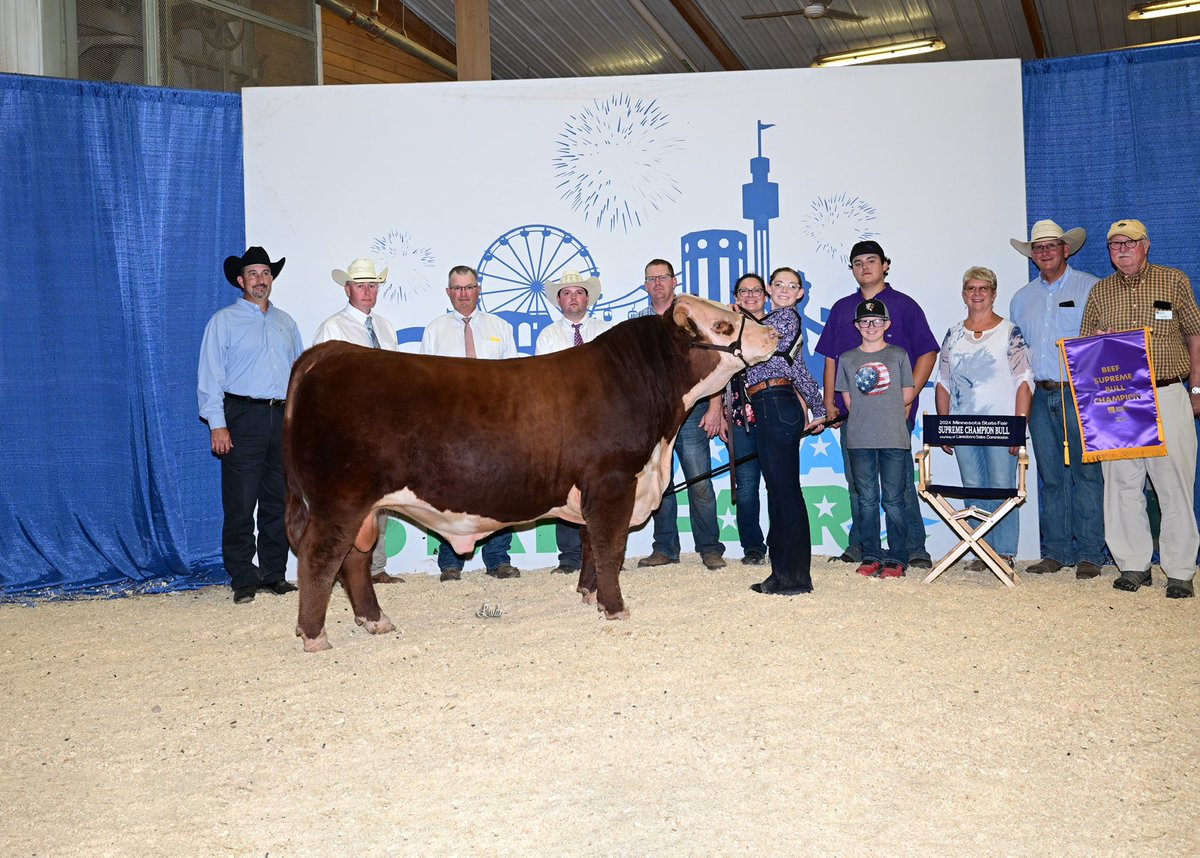 Big day for PAW Livestock in MN. Supreme Champion Bull Over All Breeds with PAW 41H Gemini 304. He was first on all 4 judges’ cards! Now….how to market him…🤔