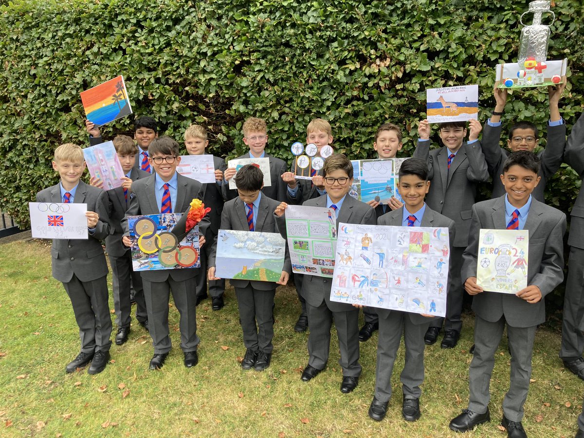 Oh my DAYS what an amazing start to the day with this brilliant art work from the new Year 7!! Well done boys !!