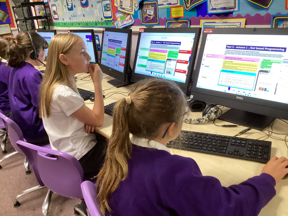 MissMoon tweet media